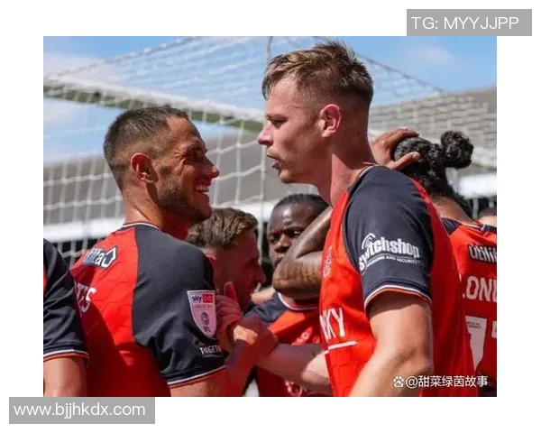 卢顿与巴尼特精彩对决直播全程回顾与赛后分析