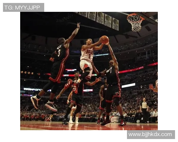 热火与公牛东部决赛第三场激战回顾球员表现与战术分析